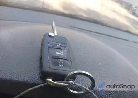 2014 Volkswagen Jetta 2.0L S z USA, uszkodzony, nr VIN 3VW2K7AJ5EM386211